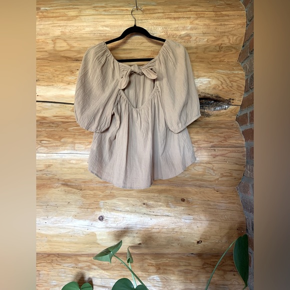 Blouse with peek-a-boo tie in back - Picture 3 of 6